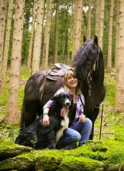 Teammitglied Maike Schilling mit ihrem Pferd