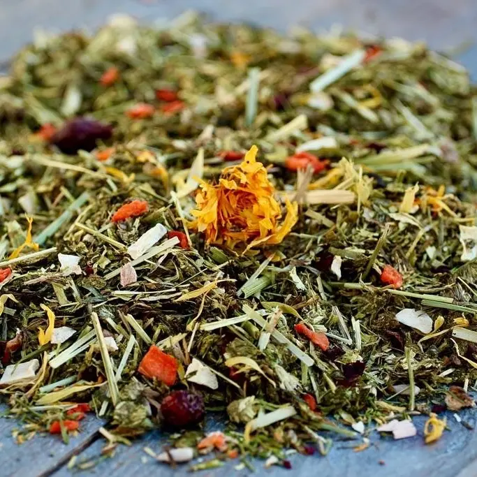 Strukturiertes Agrobs Futternatur Pferdefutter aus getrockneten Gräsern